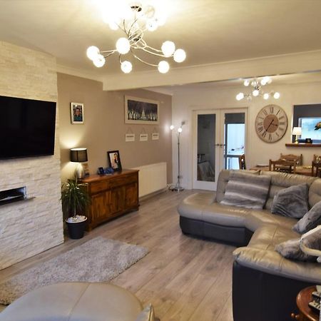 Mikes At Menai - Stylish & Spacious 3 Bed House In Menai Bridge. Kültér fotó