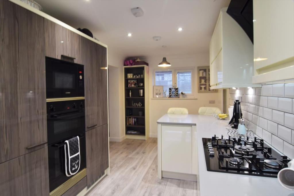 Mikes At Menai - Stylish & Spacious 3 Bed House In Menai Bridge. Kültér fotó