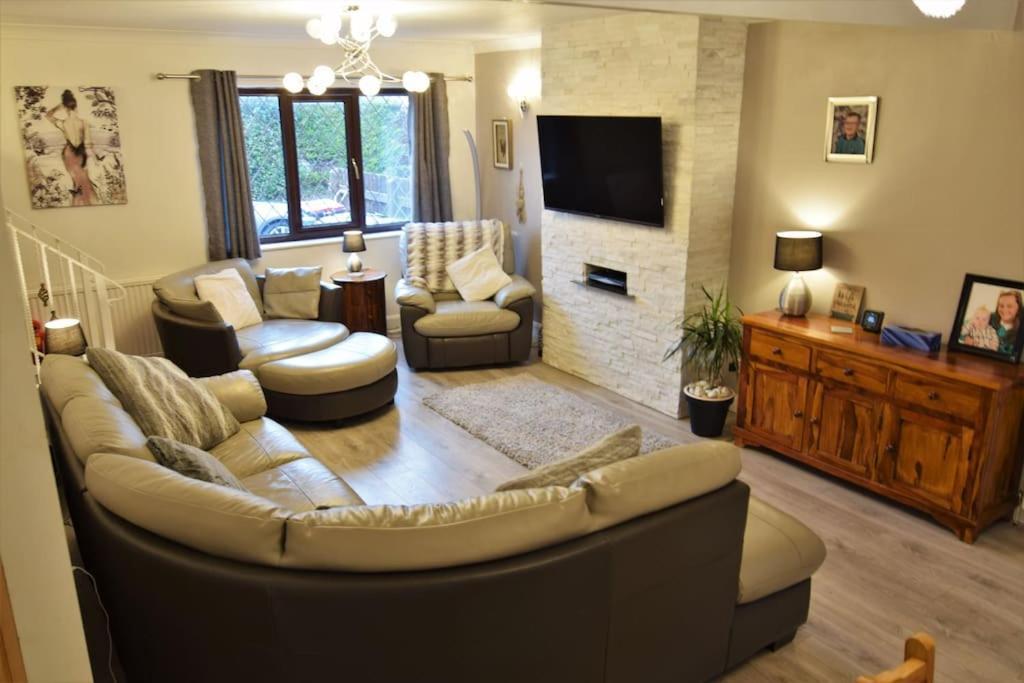 Mikes At Menai - Stylish & Spacious 3 Bed House In Menai Bridge. Kültér fotó