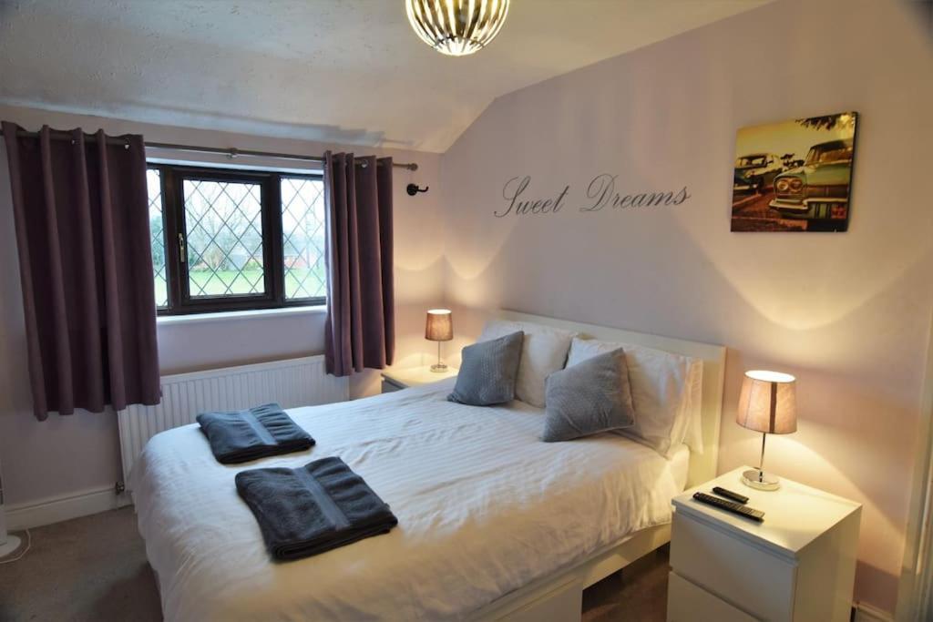 Mikes At Menai - Stylish & Spacious 3 Bed House In Menai Bridge. Kültér fotó