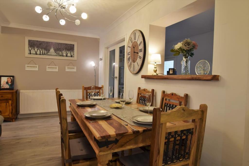 Mikes At Menai - Stylish & Spacious 3 Bed House In Menai Bridge. Kültér fotó