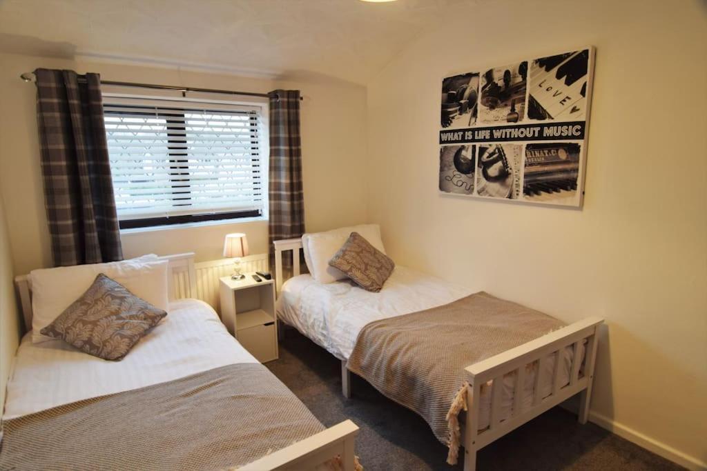 Mikes At Menai - Stylish & Spacious 3 Bed House In Menai Bridge. Kültér fotó