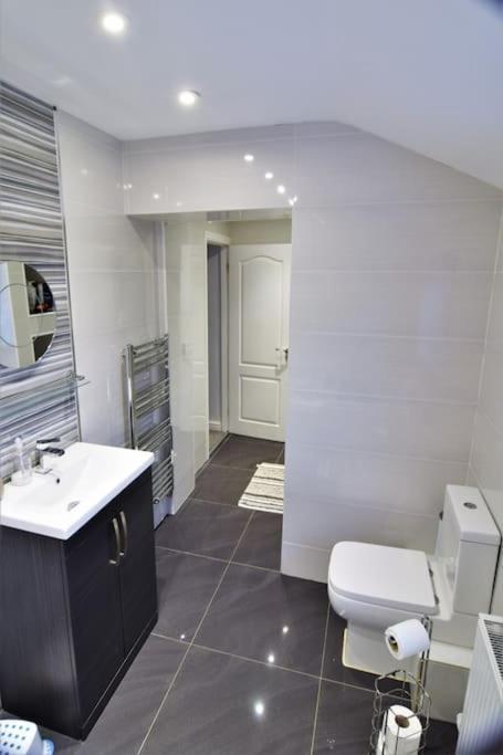 Mikes At Menai - Stylish & Spacious 3 Bed House In Menai Bridge. Kültér fotó